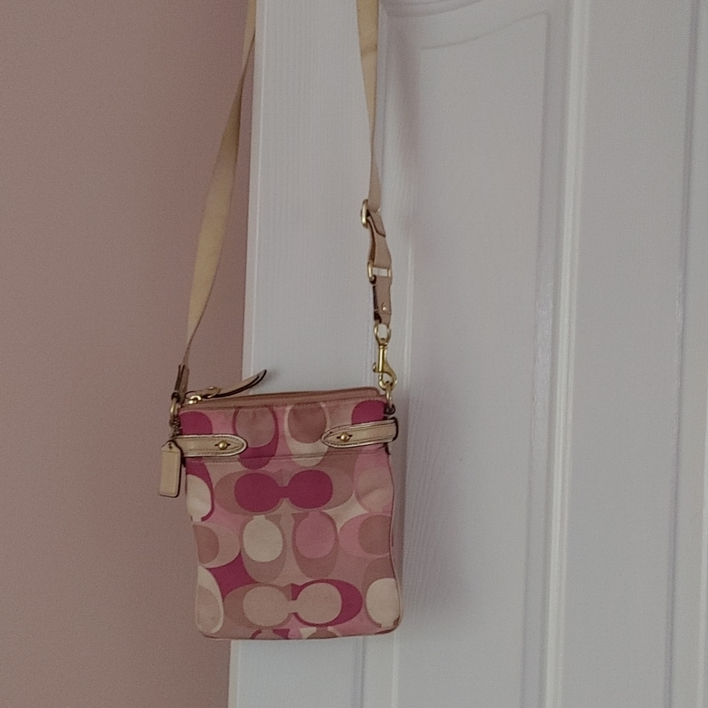 Authentic Coach Leather - Picture 10 of 15
